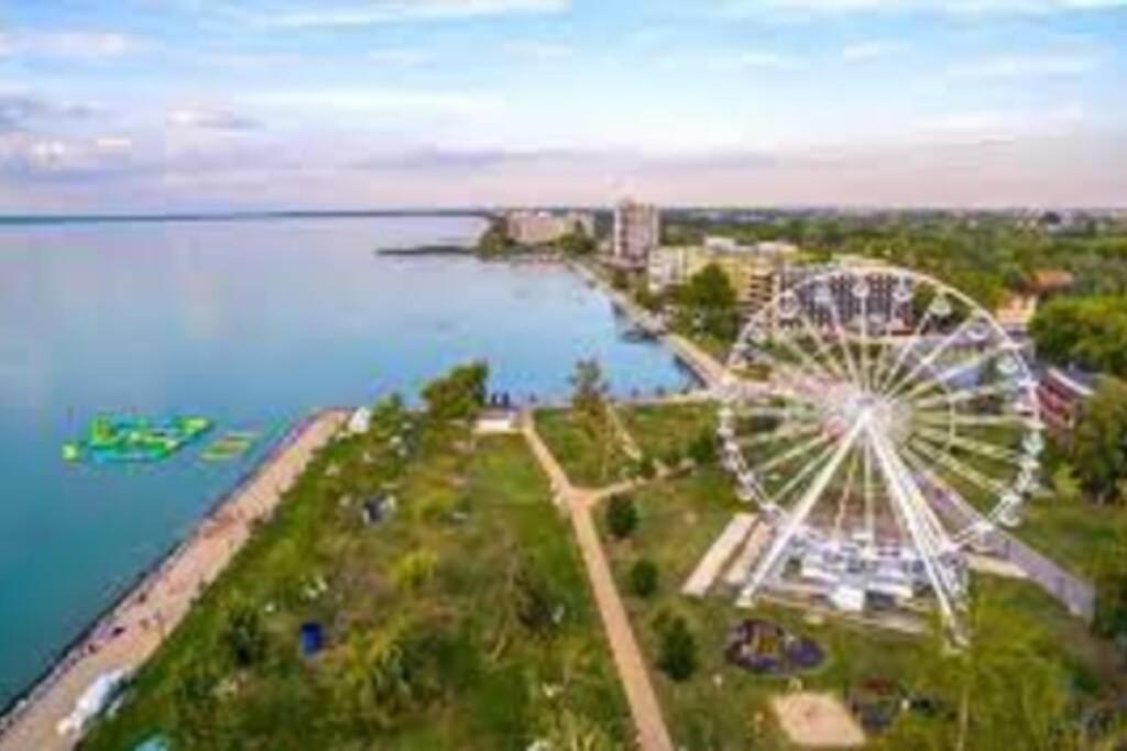 Appartement Lido Di Siofok - Aranypart - Minden 1 Percre! Extérieur photo